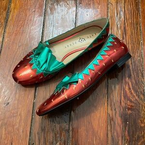 Katy Perry Metallic Strawberry Flats with Ruffle Detail Size 8 Pre-loved